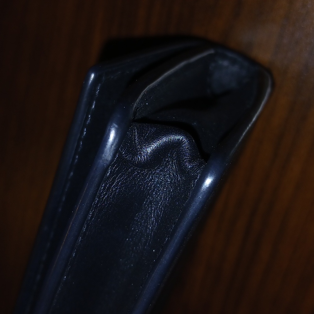 Authentic Bottega Veneta Cardholder - Picture 11 of 11
